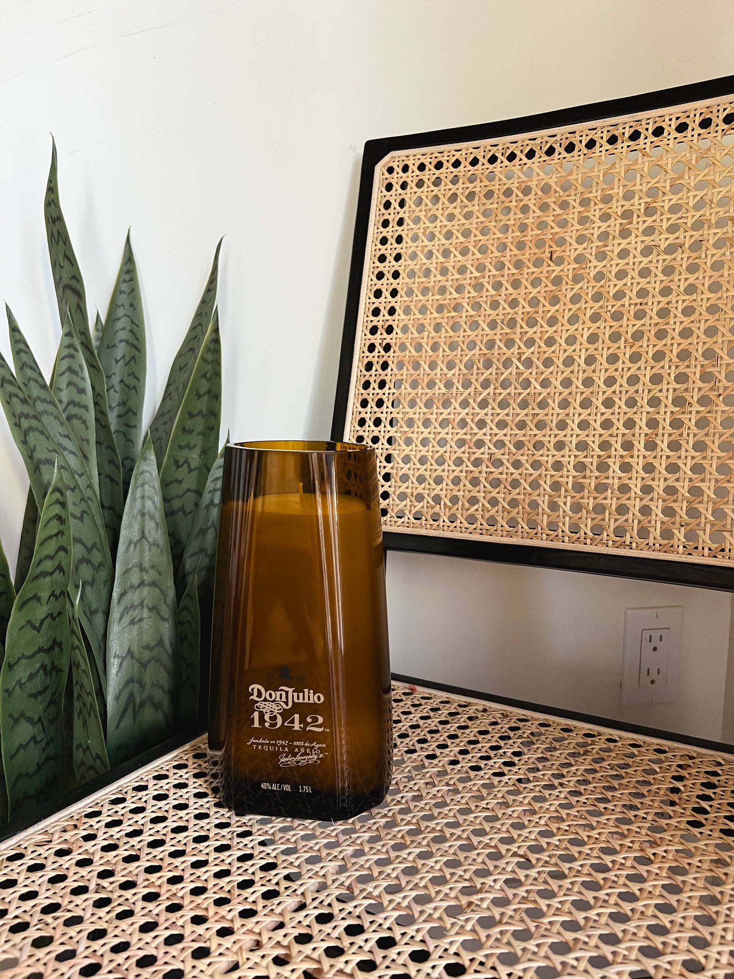 Recycled 1942 Candle: Amber/Sandalwood/Leather / Small