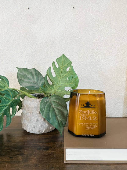 Recycled 1942 Candle: Amber/Sandalwood/Leather / Small