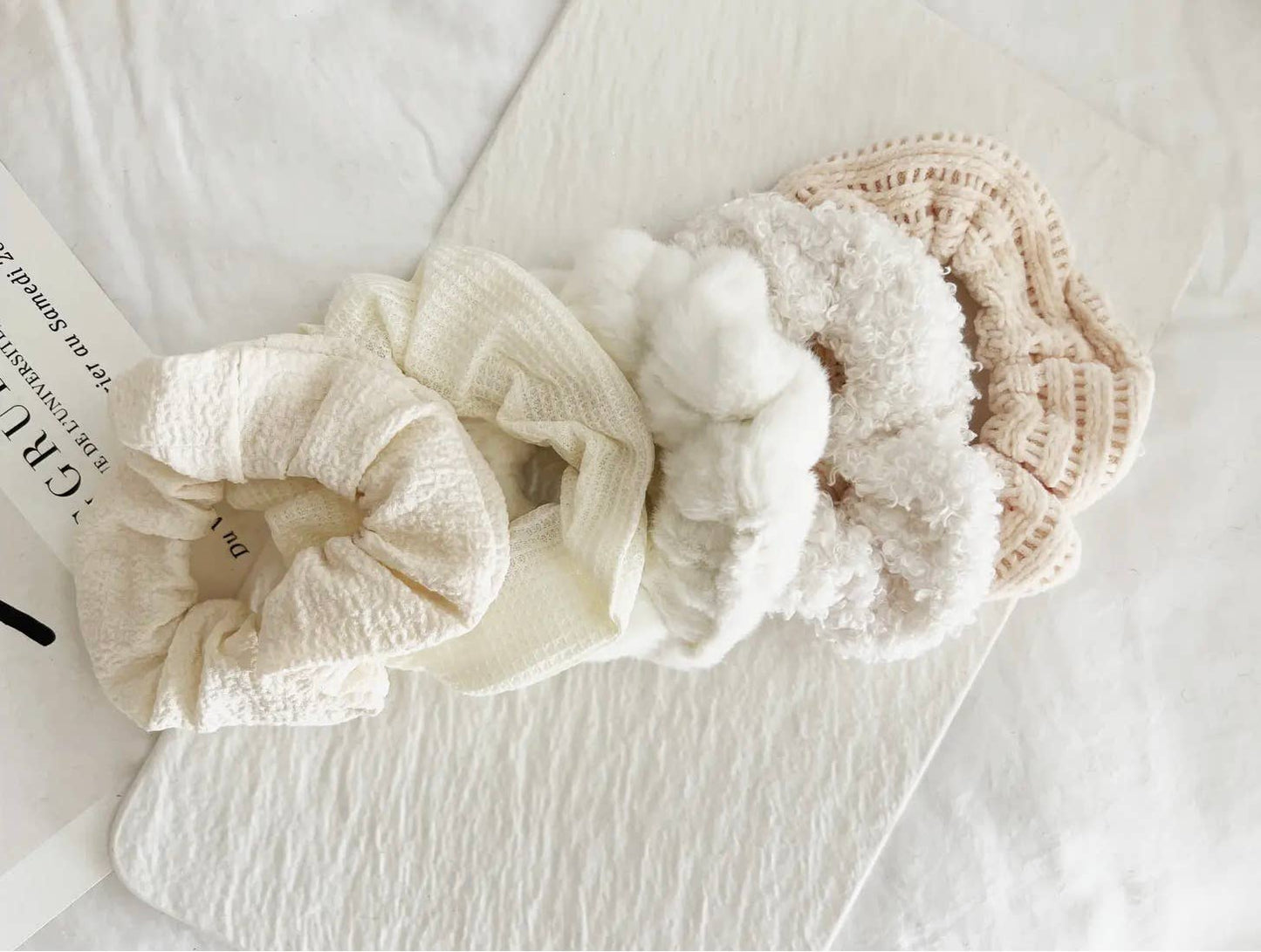 VELVET SOFT SCRUNCHIES SET - GABI: GREY / ONE SIZE
