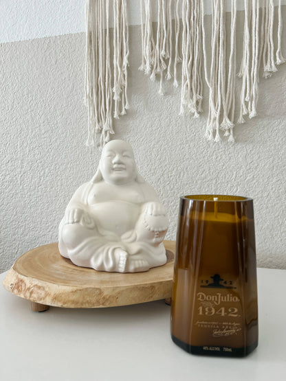 Recycled 1942 Candle: Amber/Sandalwood/Leather / Medium
