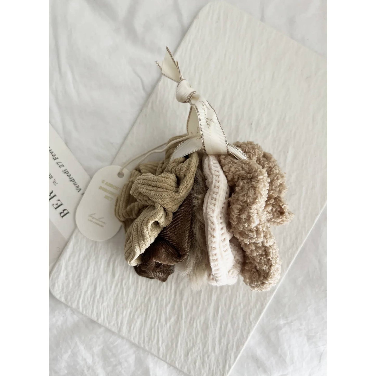 VELVET SOFT SCRUNCHIES SET - GABI: IVORY / ONE SIZE